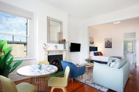 Spacious Studio With Balcony in Inner-City Glebe