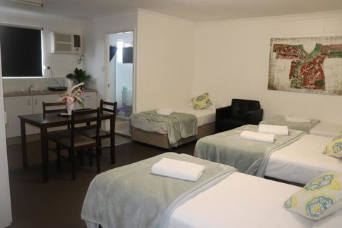 Spanish Lace Motor Inn - Accommodation Asia 2