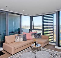 Spectacular Private Balcony Views with Pool - Accommodation Asia