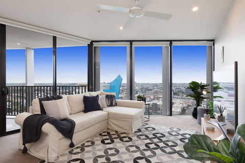 SPIRE - Fast Internet Monthly Stays W Carpark - Accommodation Guide 0
