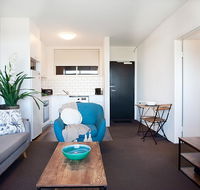 Sprawling City Views and Balcony in Cosy Apartment - Accommodation Asia