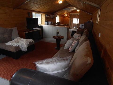 Springmead Rustic Cabin - Accommodation Asia 3