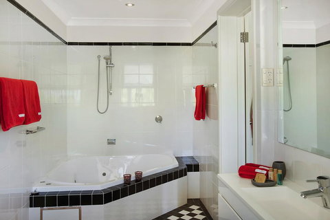 St Raphael - Accommodation Asia 3