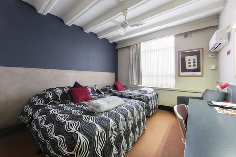 Statesman Hotel - Accommodation Asia 1