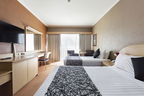 Statesman Hotel - Accommodation Asia 0