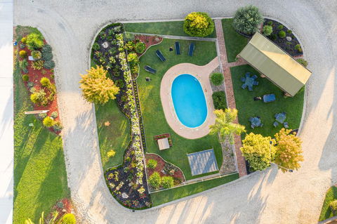 Statesman Motor Inn - Accommodation Asia 1