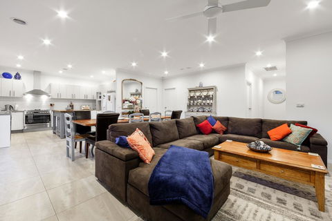 StayCentral - Rosanna Luxurious Mansion - Accommodation Asia 0