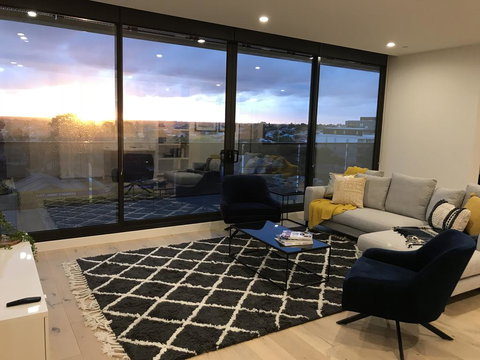 StayCentral Essendon Escape Sub-penthouse - Accommodation Asia 2