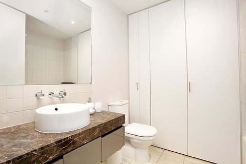 StayCentral On Nott - Accommodation Asia 3