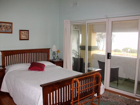 Stella's Dromana Hotel - Accommodation Asia 2