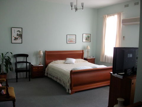 Stella's Dromana Hotel - Accommodation Asia 3