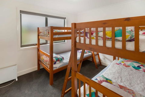 Stillwaters - Panoramic View Of Lakes Entrance - Accommodation Asia 3