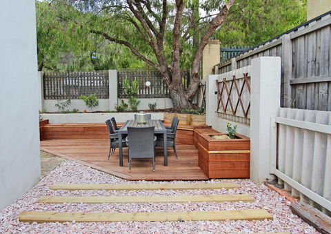 Stones-Throw - Accommodation Asia 2