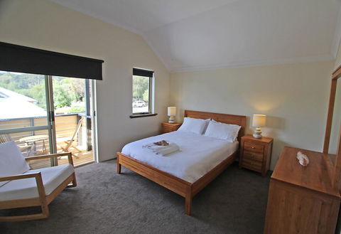 Stones-Throw - Accommodation Asia 3