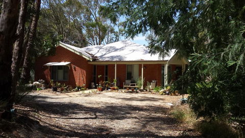 Stringybark Hills Retreat - Accommodation Guide 2