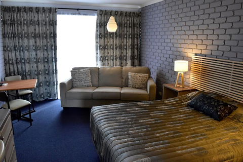 Strzelecki Motor Lodge - Accommodation Guide 3