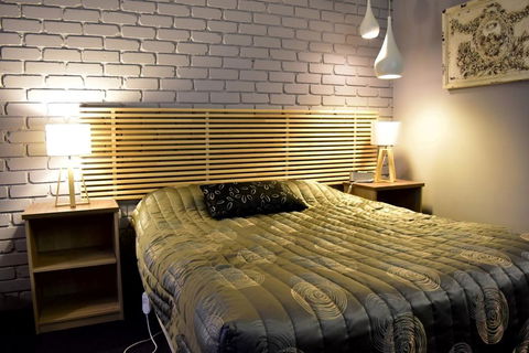Strzelecki Motor Lodge - Accommodation Guide 2