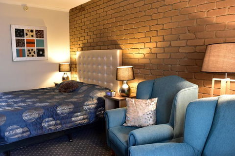 Strzelecki Motor Lodge - Accommodation Guide 1