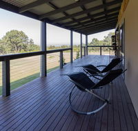 Studio 165 Hidden Gem on 50 acres with bay views - Accommodation Asia