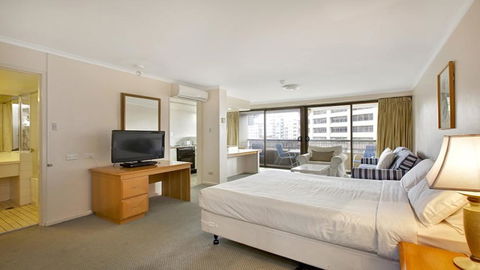Studio With Balcony At College St - Accommodation Asia 2