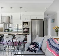 Stunning Burleigh Beach Apartment - Accommodation Asia