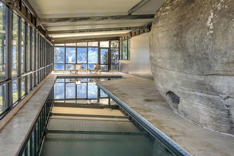 STUNNING CLIFF TOP HOME // POOL & GAMES - Accommodation Asia 3