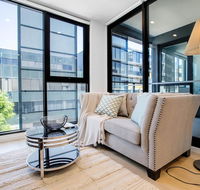 Stunning LightBright New One Bedroom APTHawthron - Accommodation Guide