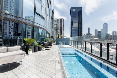 Stunning Luxury Apartment High Above The City - Accommodation Guide 0