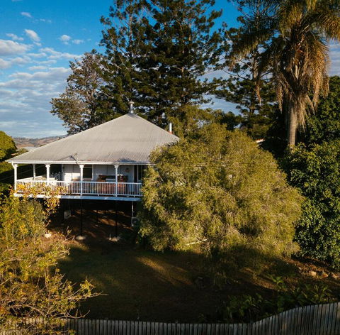 Stunning Queenslander - Accommodation Guide 0