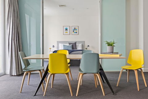 Stunning, Central Huge CBD Pad, Free WiFi, Netflix - Accommodation Guide 0
