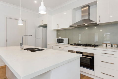 Style, Comfort And Convenience - Accommodation Guide 2