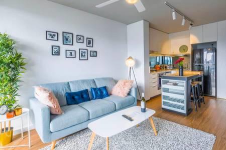 Stylish 2-bedroom Apartment In Fortitude Valley - Accommodation Guide 1