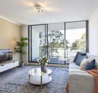 Stylish apartment minutes from city and airport - Accommodation Guide