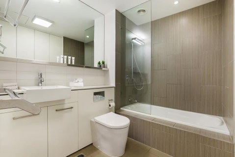 Stylish Apartment With Large Balcony And Parking - Accommodation Guide 2