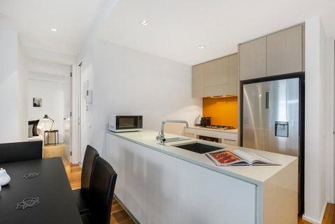 Stylish Apartment With Large Balcony And Parking - Accommodation Guide 1