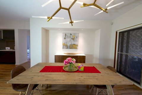 Stylish Luxe House For Big Group Near Shopping Center - Accommodation Guide 2