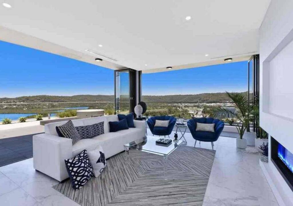 Tascott NSW Accommodation Asia