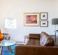 Stylish Warehouse Convert 2 Bedroom Apartment - Accommodation Asia