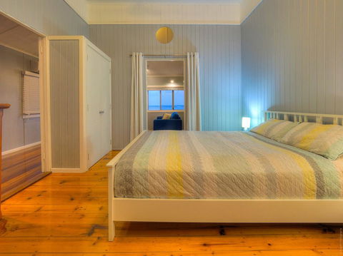 Sublime Beachfront Queenslander On The Esplanade - Accommodation Asia 3