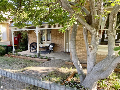 SUMMER HOUSE - CENTRAL LOCATION Near PARK - Accommodation Asia 1