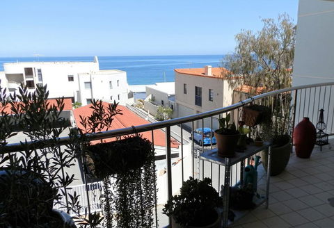 Sun, Sand, Sea And Salty Kisses Cottesloe Beach House - Accommodation Asia 0