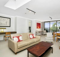 Sunny and Spacious Two Bedroom Apartment - SPF13 - Accommodation Guide