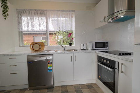 Sunny Great View Apartment Near Shopping Town - Accommodation Guide 2