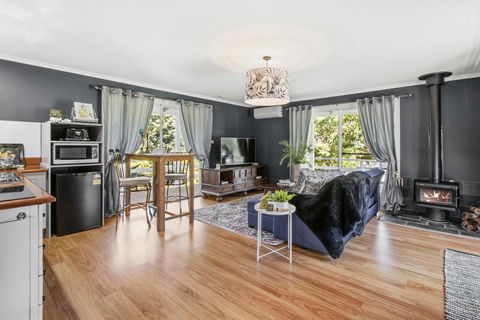 SUNNYDELL - Accommodation Asia 2