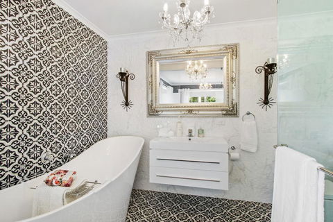 SUNNYDELL - Accommodation Asia 0