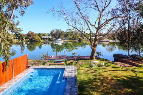 Sunset Lodge - Accommodation Asia 0