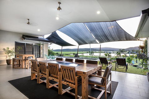Sunset Retreat Airlie Beach Rural Getaway - Accommodation Asia 3