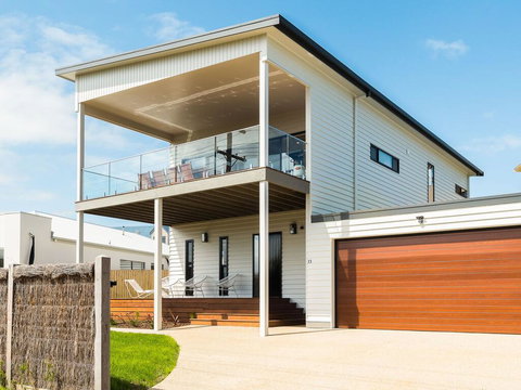 Surf Mist - Accommodation Guide 0