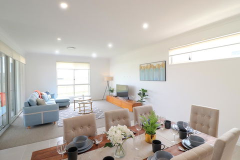 Surfers Paradise At Catherine Hill Bay - Accommodation Asia 2