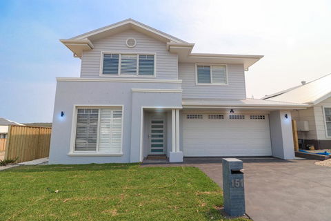 Surfers Paradise At Catherine Hill Bay - Accommodation Asia 1